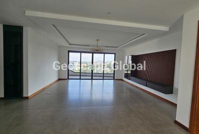 4 Bed Apartment with En Suite in Riverside - 3