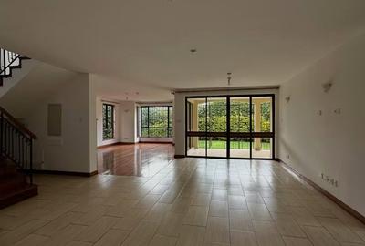 5 Bed Townhouse with En Suite at 0Ld Runda - 4