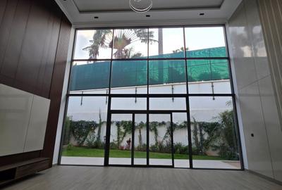 5 Bed Townhouse with En Suite in Lavington - 3