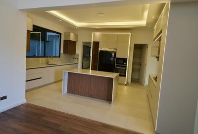 5 Bed Villa with En Suite in Lavington - 3