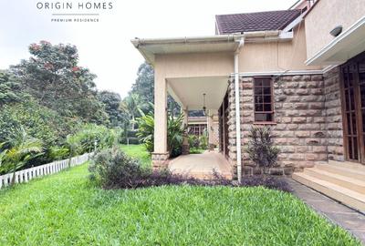 5 Bed Townhouse with En Suite at Rosslyn - 2