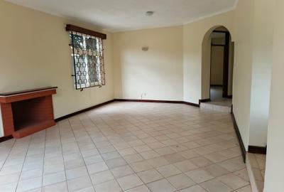 4 Bed Townhouse with En Suite at Lavington - 4
