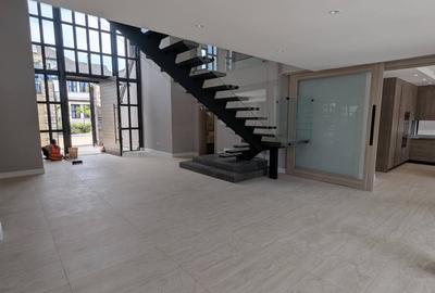 4 Bed Townhouse with En Suite in Runda - 3