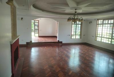 4 Bed Townhouse with Garden at Easy Access To Un Avenue Few Minutes Drive To Rosyln Academy - 3