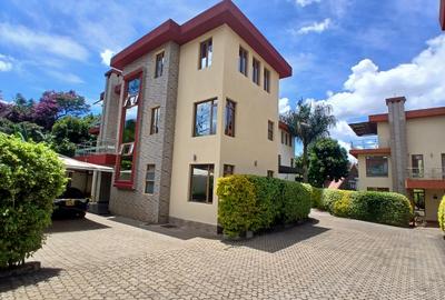 5 Bed Townhouse with En Suite at Lavington Green - 2