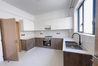3 Bed Apartment with En Suite in Brookside - 3