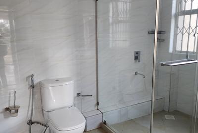 5 Bed Villa with En Suite in Lavington - 4
