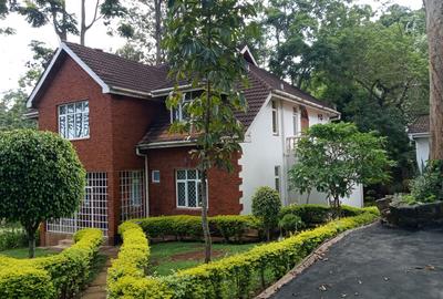 5 Bed House in Rosslyn - 4