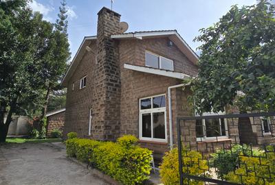 4 Bed Townhouse with En Suite at Lavington Off Convent Drive - 4