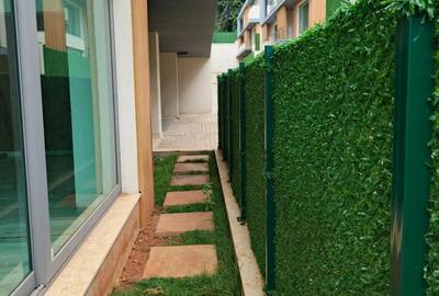 5 Bed Townhouse with En Suite in Lavington - 4
