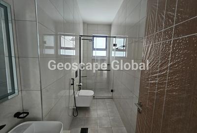 3 Bed Apartment with En Suite in Brookside - 2