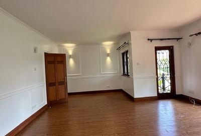 5 Bed Townhouse with En Suite in Gigiri - 4