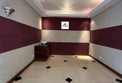 6 Bed House with En Suite in Nyari - 3