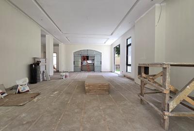 5 Bed Townhouse with En Suite in Lavington - 2