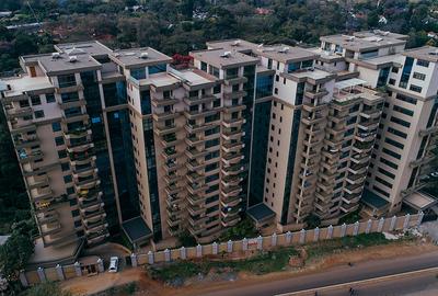 3 Bed Apartment with En Suite in Parklands - 4