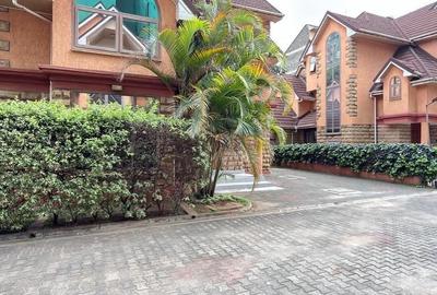 5 Bed Townhouse with En Suite at Othaya Road