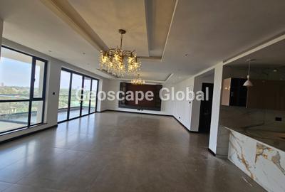 3 Bed Apartment with En Suite in Riverside - 3