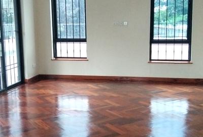 6 Bed Villa with En Suite in Loresho - 2