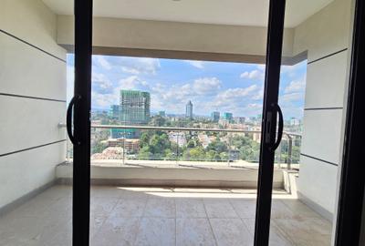 3 Bed Apartment with En Suite in Riverside - 3