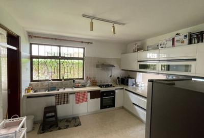 4 Bed Villa with En Suite at Kwaheri Road - 4