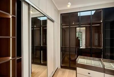 5 Bed Townhouse with En Suite in Karen - 3