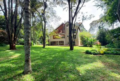 5 Bed Villa with En Suite in Spring Valley - 3