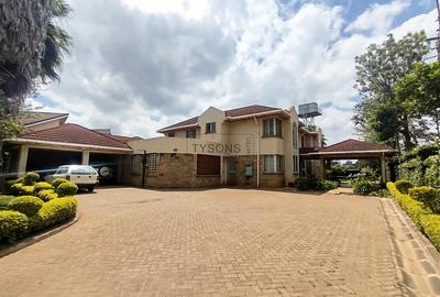 4 Bed House with En Suite at 5 Acre Close - 2