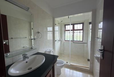 5 Bed Townhouse with En Suite in Runda - 2