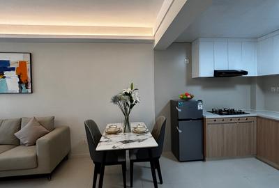 1 Bed Apartment with En Suite in Lavington - 4