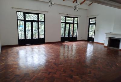 5 Bed House with En Suite in Runda - 3