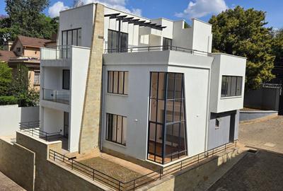 5 Bed Townhouse with En Suite in Lavington