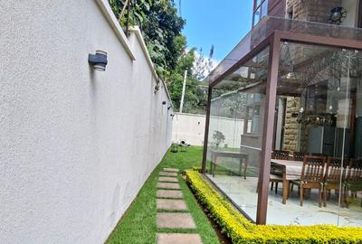 5 Bed Townhouse with En Suite in Lavington - 3