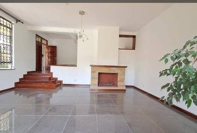 4 Bed Townhouse with En Suite in Spring Valley - 2