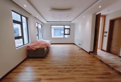 6 Bed Villa with En Suite in Lavington - 4