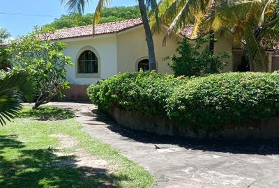4 Bed Villa with En Suite at Kuruwitu - 2