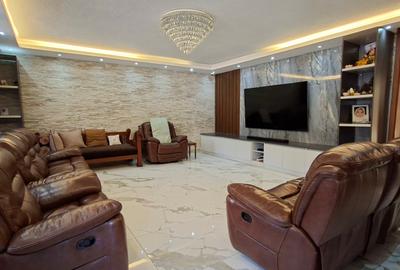 5 Bed House with En Suite in Lavington - 4
