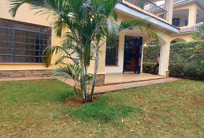 4 Bed Townhouse with En Suite at Lavington - 4