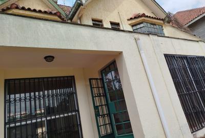 4 Bed House with En Suite in Lavington - 4