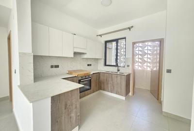 2 Bed Apartment with En Suite in Brookside - 3