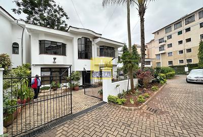 5 Bed Villa in Riverside - 2