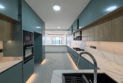 2 Bed Apartment with Lift in Parklands - 4