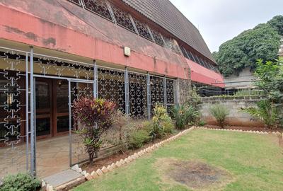 5 Bed House with En Suite at Second Parklands - 4