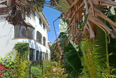 5 Bed Townhouse with En Suite at Ibis Crescent