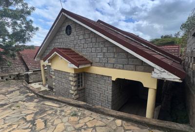 3 Bed House with En Suite at G56 - 2