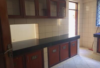 Serviced 3 Bed Apartment with En Suite at Beach Road