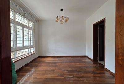 5 Bed Townhouse with En Suite in Lavington - 4