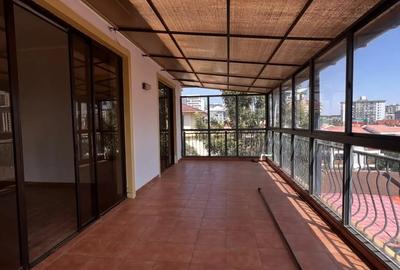 3 Bed Apartment with Gym in Kilimani - 3