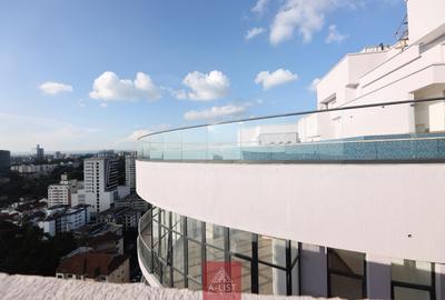3 Bed Apartment with En Suite at Riverside Drive - 3
