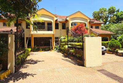 4 Bed Townhouse with En Suite at Lavington Off James Gichuru - 2