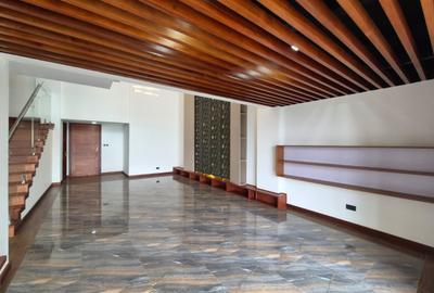 5 Bed Apartment with En Suite in General Mathenge - 2